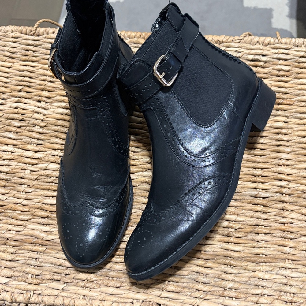 CARVELA Kurt Geiger Black Leather Slow Brogue Chelsea Ankle Booties size 40